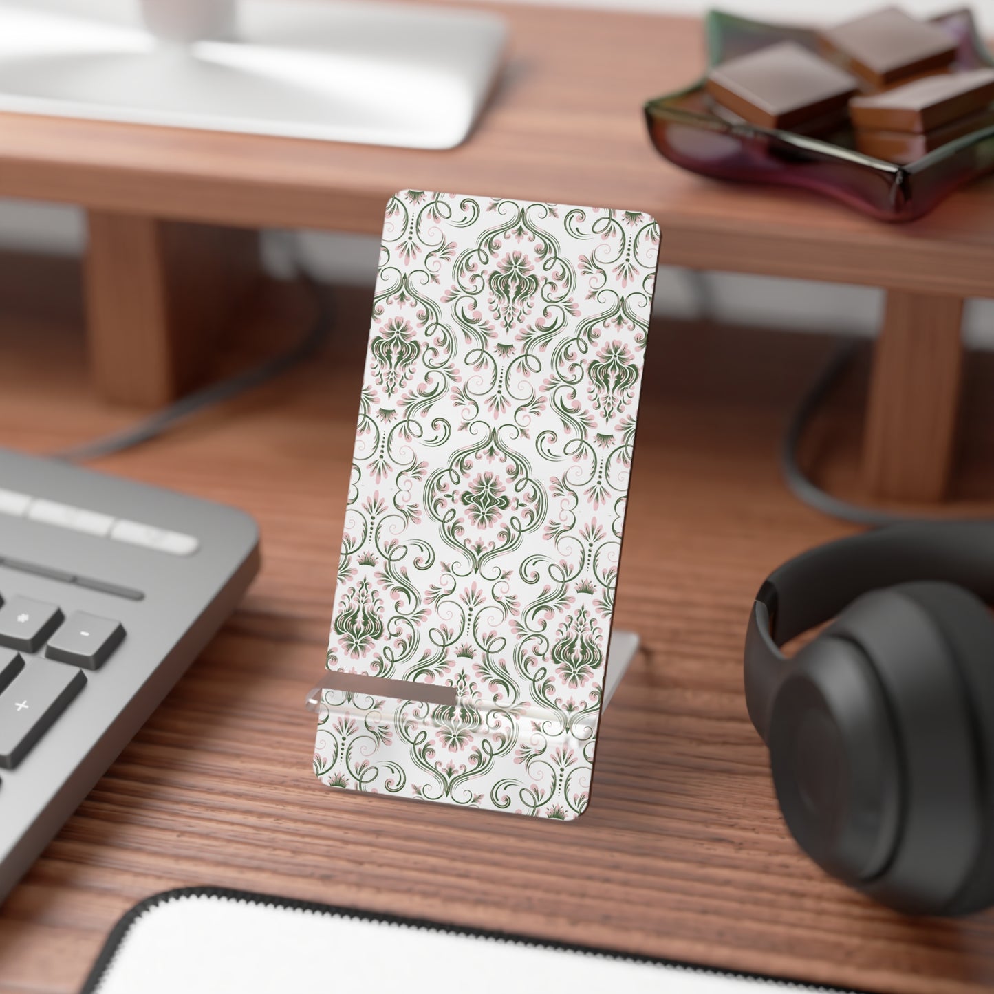 Blushing Romance Smartphone Stand