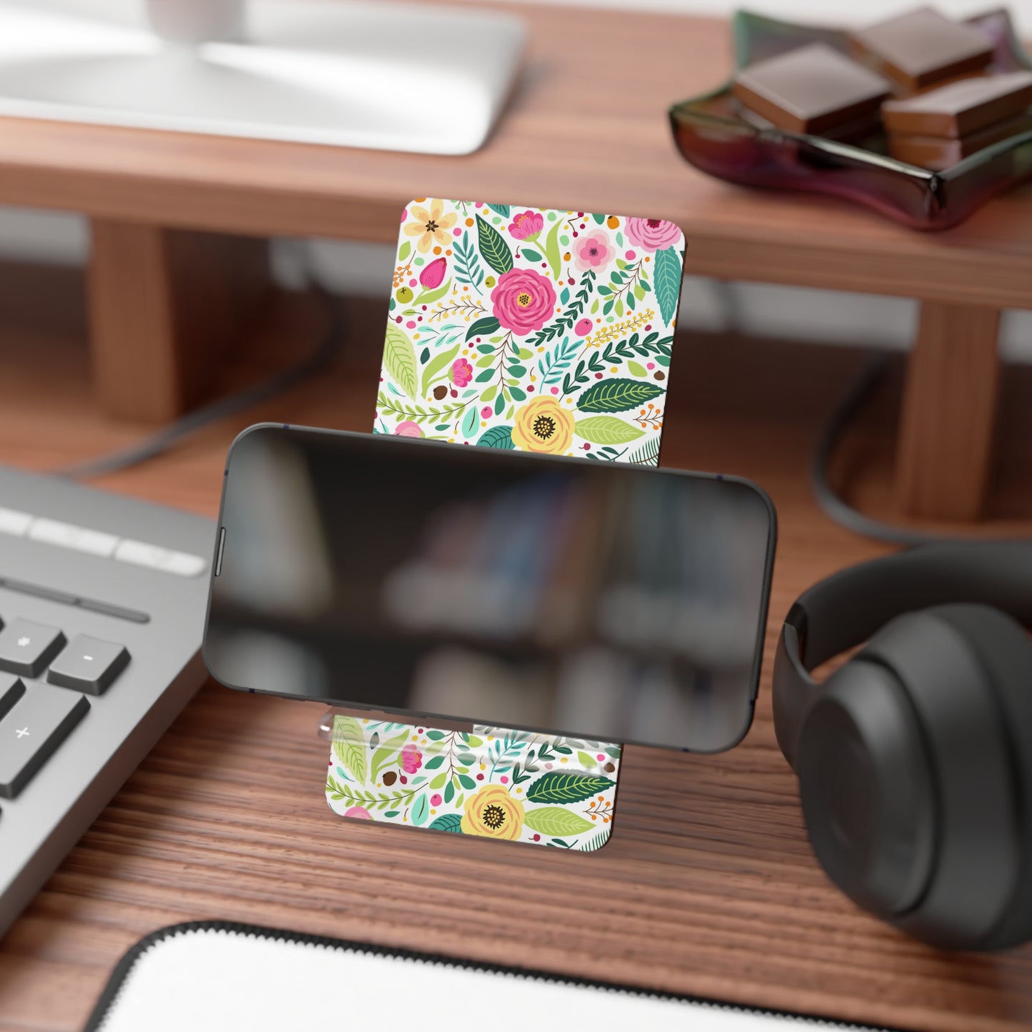 Bestie Blooms Smartphone Stand