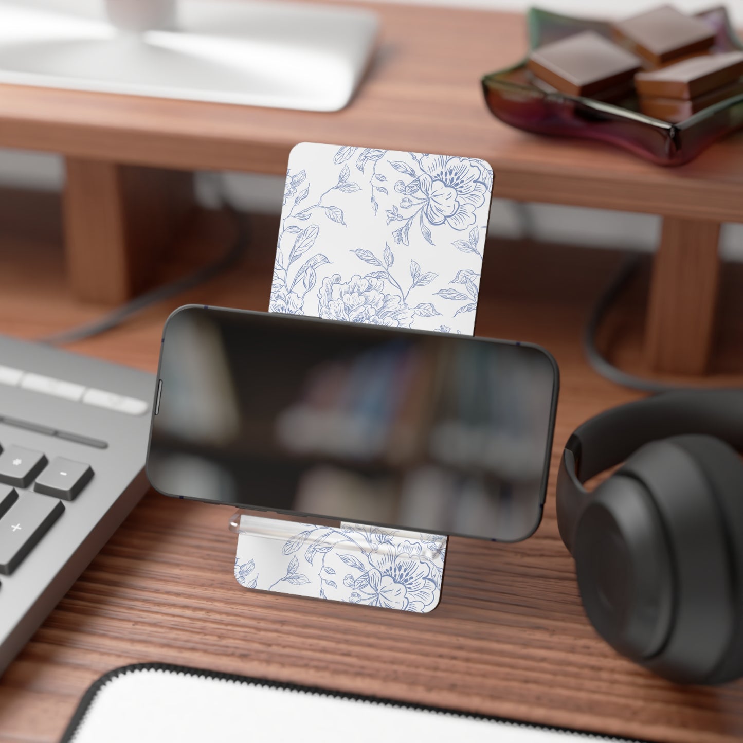 English Floral Smartphone Stand