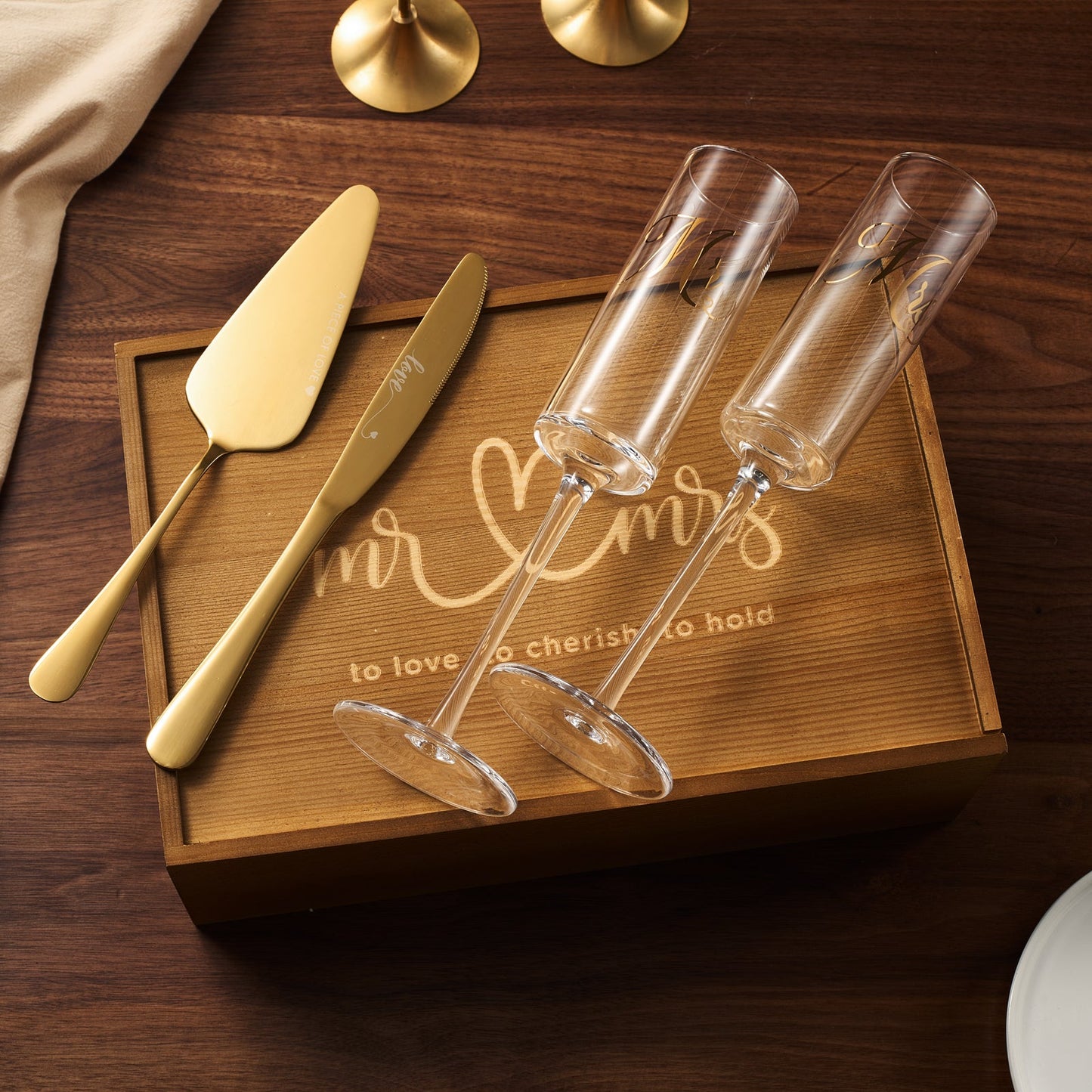 Wedding, Bridal Mr. & Mrs. Champagne Flutes GIFT BOX (Gold)