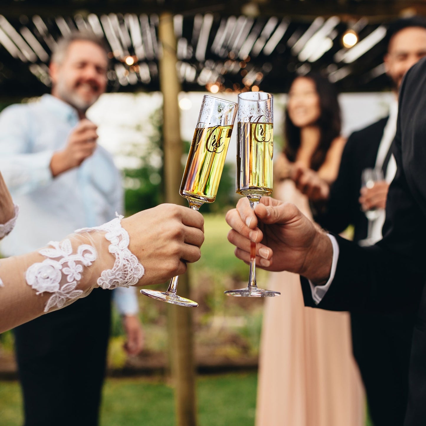 Wedding, Bridal Mr. & Mrs. Champagne Flutes GIFT BOX (Gold)