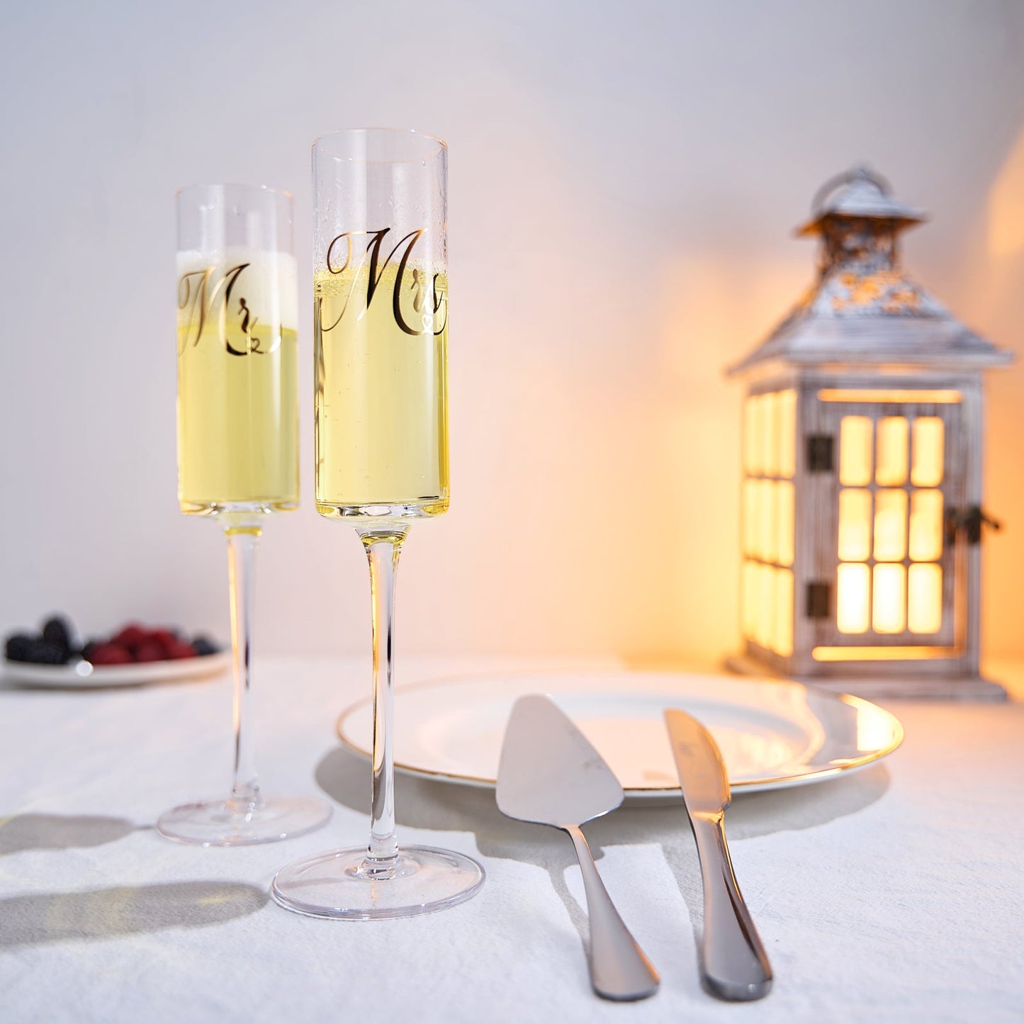Wedding, Bridal Mr. & Mrs. Champagne Flutes GIFT BOX (Silver)