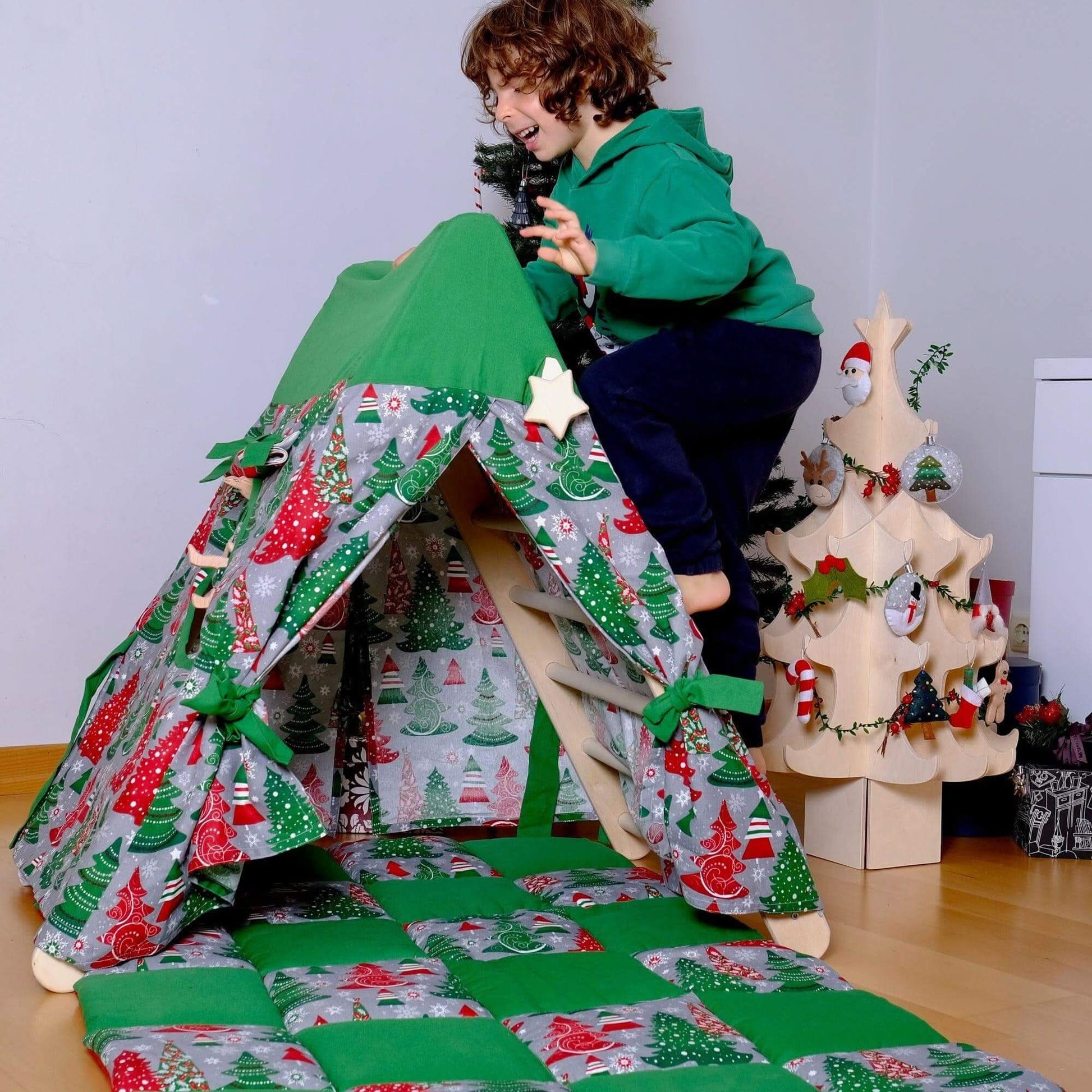 Climbing Triangle with Christmas Tent Cover, Mat, Ramp-0