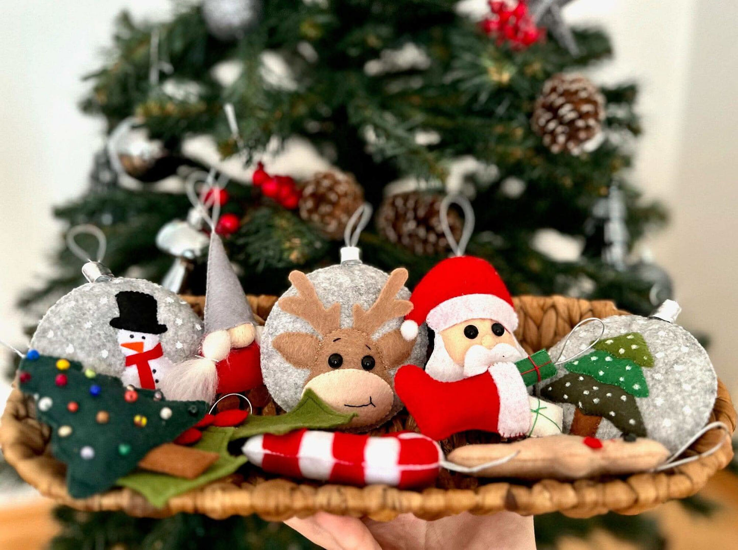 Wooden Christmas Tree & Felt Ornaments-5